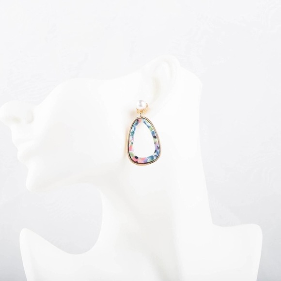 Multi-Color Pearl Fashion Geometric Earrings - Picture 3 of 8